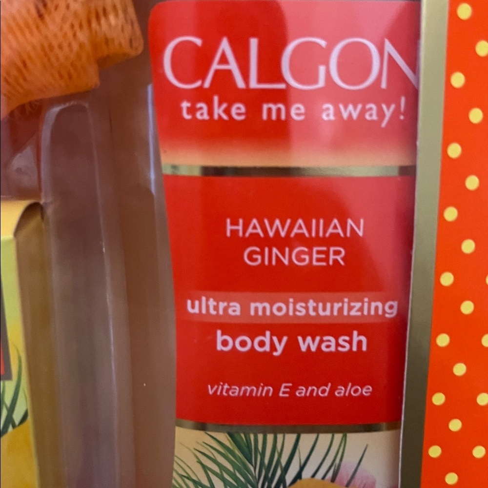 Calgon Take Me Away Gift Set Hawaiian Ginger Body Mist Bath Beads Body Wash Pouf - Picture 4 of 6